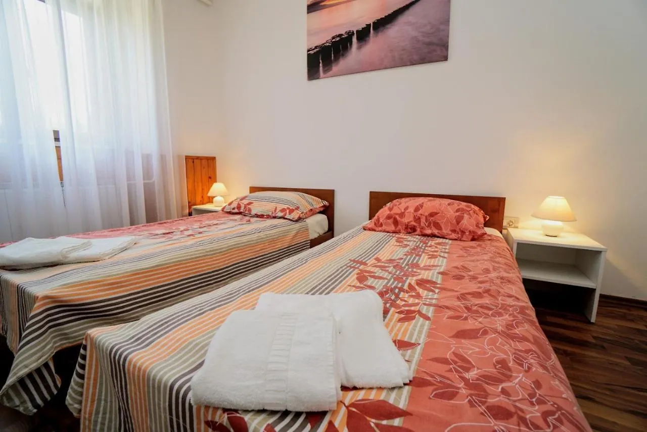 Apartment Cici Murine